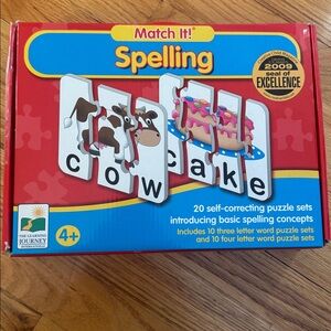 Match It! Spelling Puzzle Set